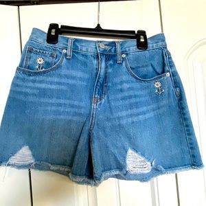 Youth Old Navy jean shorts, size 14, daisies